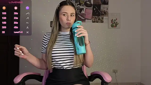 Veronika  Winslow  online show from 02/11/26, 07:41