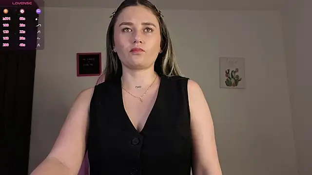 Veronika  Winslow  online show from 12/14/25, 03:13