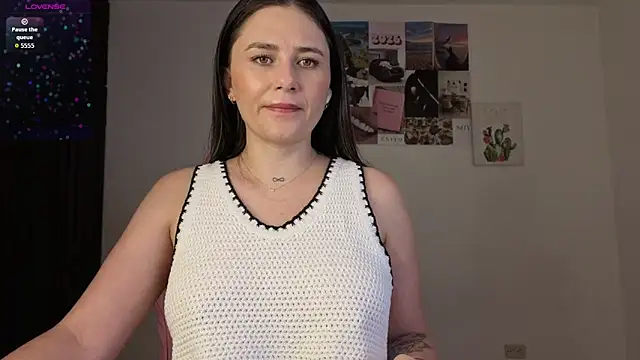 Snapshot of Veronika__Winslow_ chatting on 06/16/26, 08:03 Veronika Winslow online show from 06/16/26, 08:03