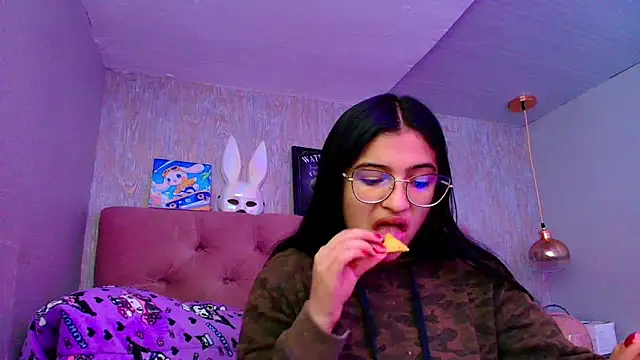 laurenelove online show from 11/21/25, 01:04