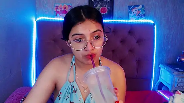 laurenelove online show from 10/02/25, 03:32