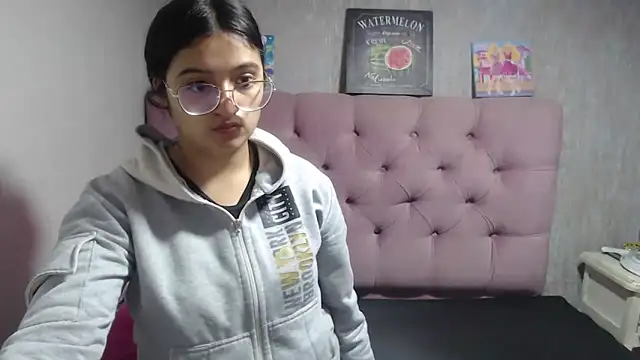 laurenelove online show from 10/05/25, 03:19