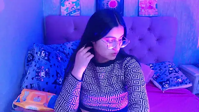 laurenelove online show from 10/10/25, 12:33