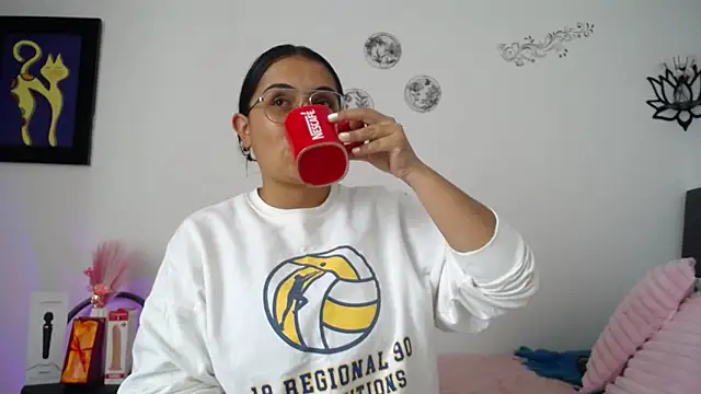 Snapshot of MelissaRhodes chatting on 06/04/26, 08:57 MelissaRhodes online show from 06/04/26, 08:57