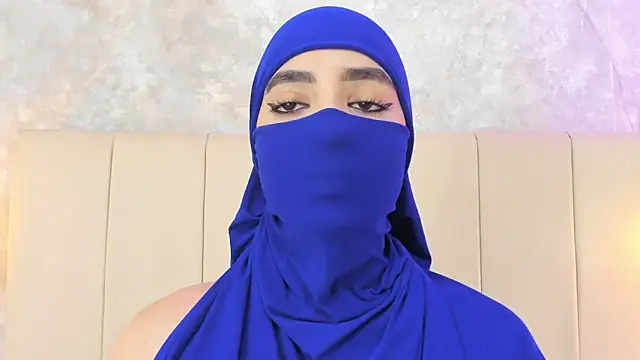 nayiraa  online show from 04/10/26, 11:39