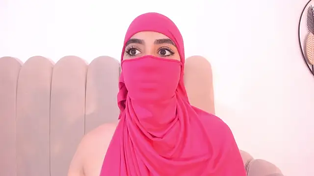 nayiraa  online show from 02/28/26, 07:35