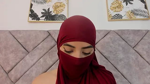 nayiraa  online show from 03/11/26, 07:30