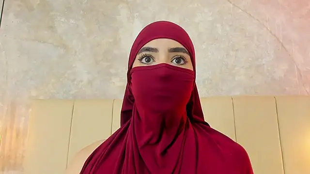 nayiraa  online show from 04/13/26, 11:47