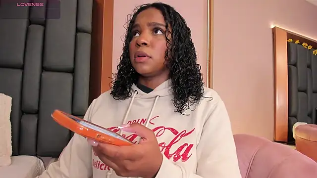 LisaMendez online show from 12/03/25, 04:35