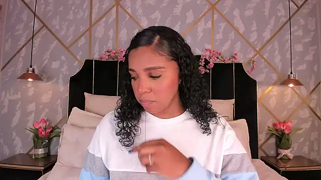 Snapshot of LisaMendez chatting on 05/23/26, 02:10 LisaMendez online show from 05/23/26, 02:10