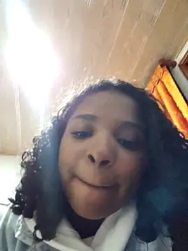 LisaMendez online show from 10/19/25, 04:43
