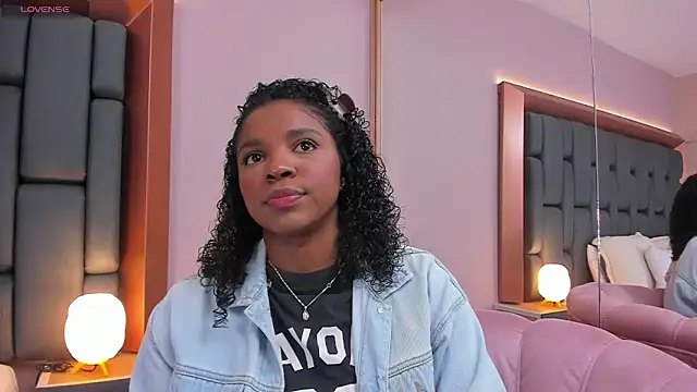 LisaMendez online show from 02/25/26, 03:40