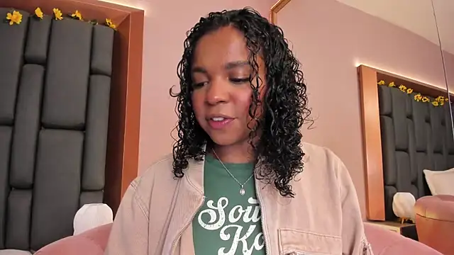 LisaMendez online show from 12/04/25, 10:53