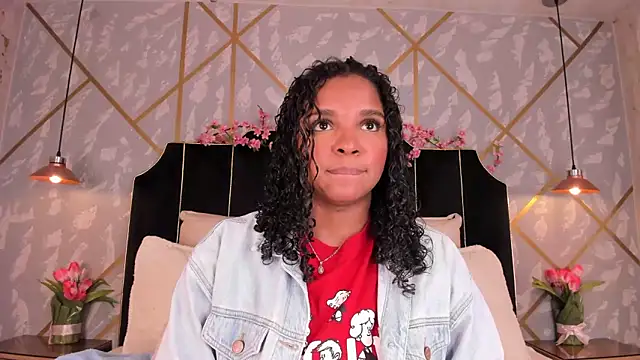 Snapshot of LisaMendez chatting on 05/21/26, 03:48 LisaMendez online show from 05/21/26, 03:48