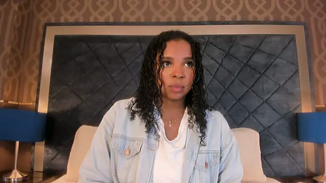 Snapshot of LisaMendez chatting on 05/26/26, 03:59 LisaMendez online show from 05/26/26, 03:59