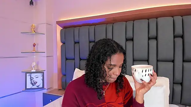 LisaMendez online show from 10/09/25, 04:13