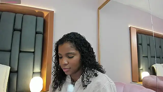 LisaMendez online show from 02/05/26, 04:08