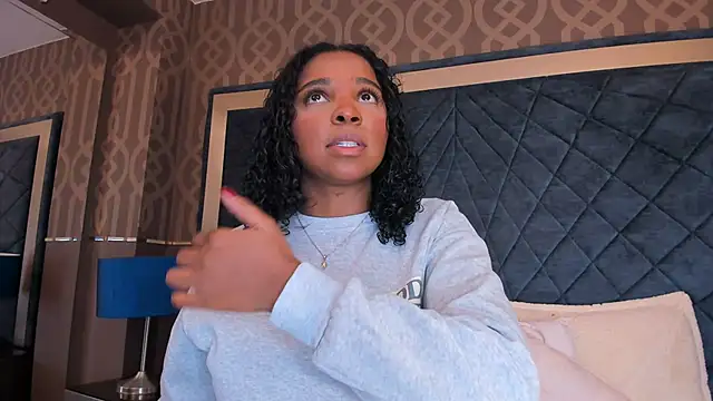 Snapshot of LisaMendez chatting on 07/11/26, 03:51 LisaMendez online show from 07/11/26, 03:51