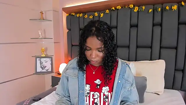 LisaMendez online show from 11/27/25, 03:51