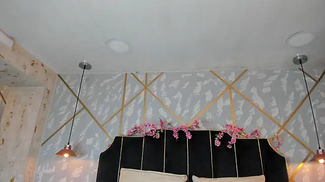 LisaMendez online show from 04/15/26, 03:56