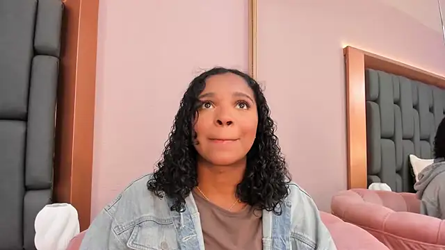 LisaMendez online show from 10/22/25, 04:01