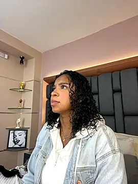 LisaMendez online show from 10/02/25, 03:54