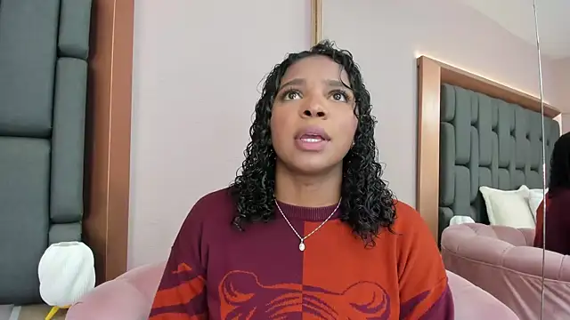 LisaMendez online show from 11/12/25, 03:54