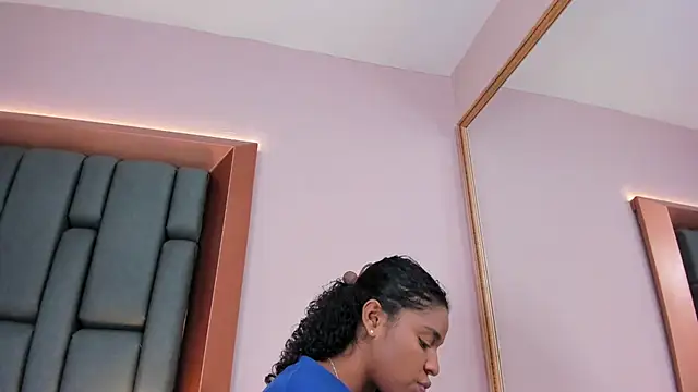 LisaMendez online show from 04/01/26, 04:03