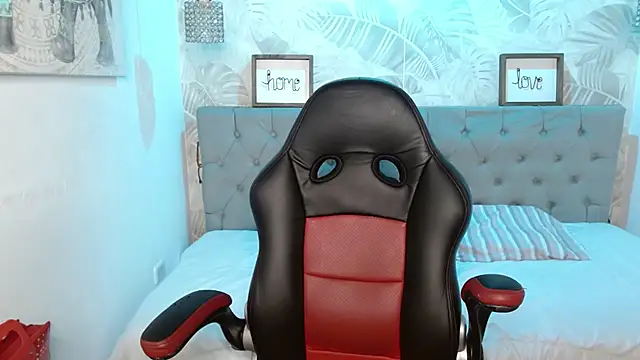 Lily tk online show from 11/21/25, 03:27