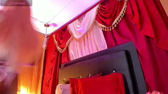 bloom bbc online show from 12/14/25, 01:06