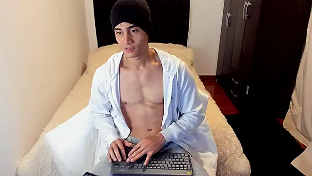 stylish men online show from 09/29/25, 11:05