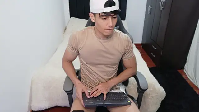 stylish men online show from 10/16/25, 06:16