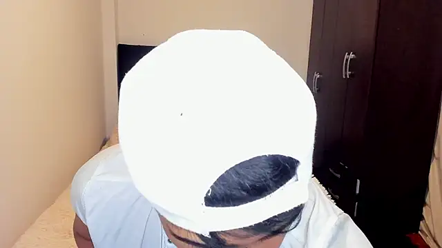 stylish men online show from 09/19/25, 04:33