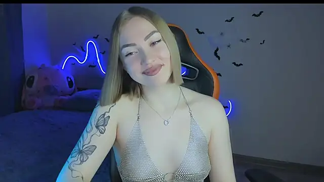 LaraKrein lk online show from 10/29/25, 02:49