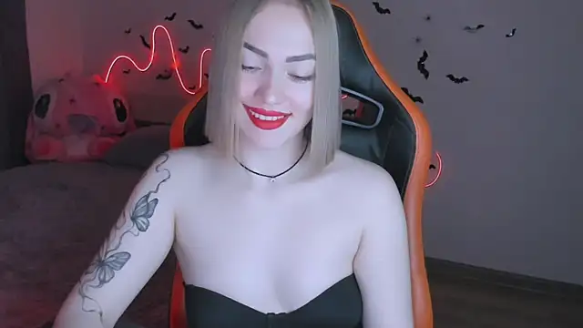 LaraKrein lk online show from 11/03/25, 03:15