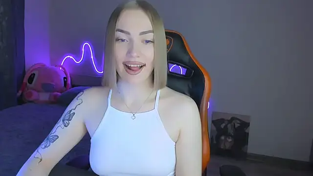 LaraKrein lk online show from 01/13/26, 11:36