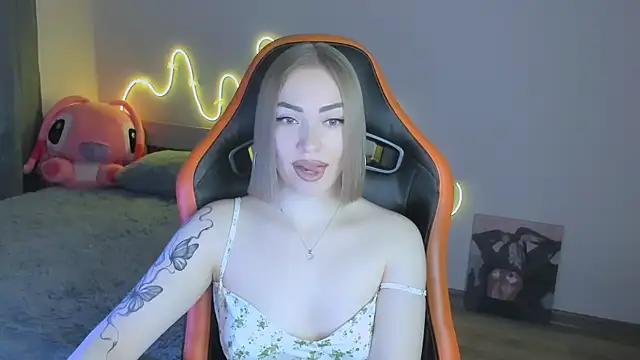 LaraKrein lk online show from 01/15/26, 11:35