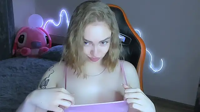 LaraKrein lk online show from 02/13/26, 03:23