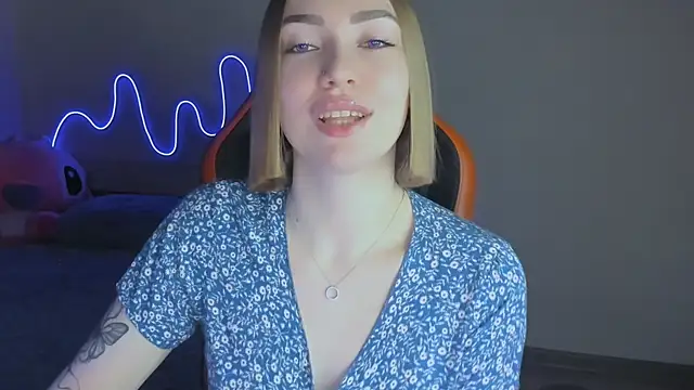 LaraKrein lk online show from 11/29/25, 02:50