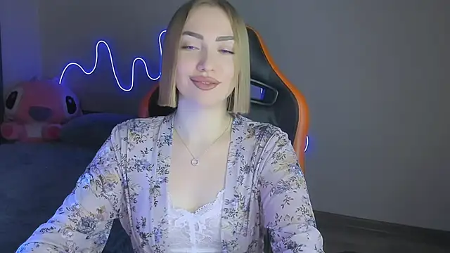 LaraKrein lk online show from 11/24/25, 03:12