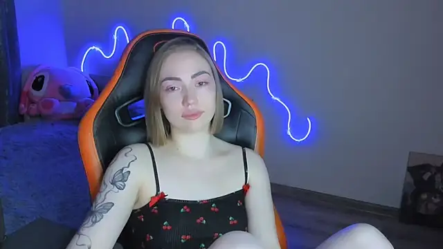 LaraKrein lk online show from 04/13/26, 12:58