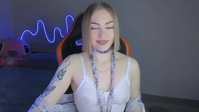 LaraKrein lk online show from 11/27/25, 04:29