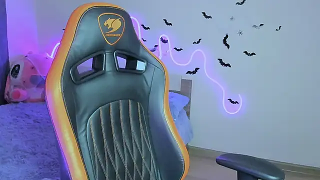 LaraKrein lk online show from 11/01/25, 01:27