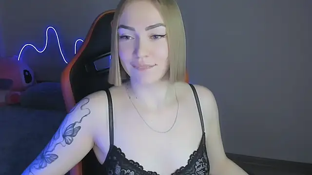 LaraKrein lk online show from 11/21/25, 03:33