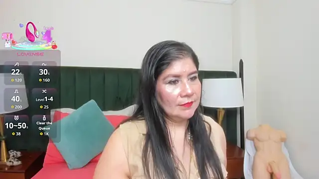 kiraGeiner online show from 10/23/25, 10:25