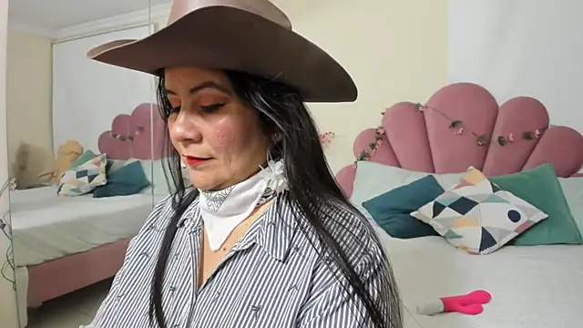 Snapshot of kiraGeiner chatting on 01/05/26, 07:17 kiraGeiner online show from 01/05/26, 07:17