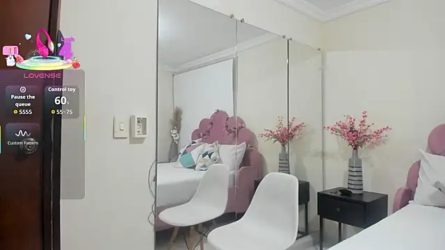 Snapshot of kiraGeiner chatting on 02/19/26, 06:49 kiraGeiner online show from 02/19/26, 06:49