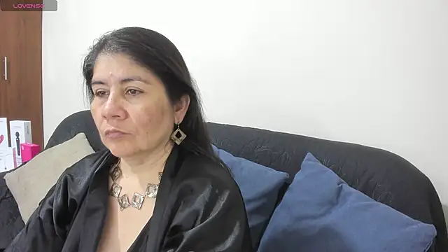 kiraGeiner online show from 11/23/25, 01:15