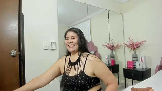 kiraGeiner online show from 04/18/26, 01:19