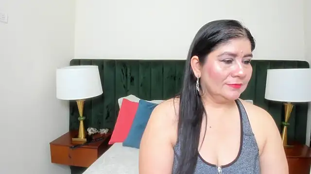 kiraGeiner online show from 10/21/25, 09:41